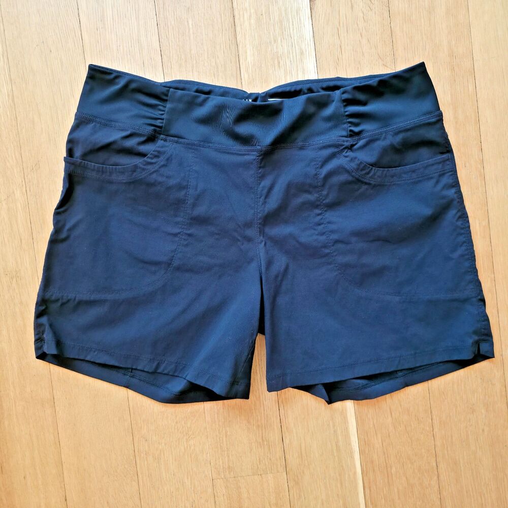 MOUNTAIN HARDWEAR Dynama Lightweight Stretch Hiking Shorts in Black XL